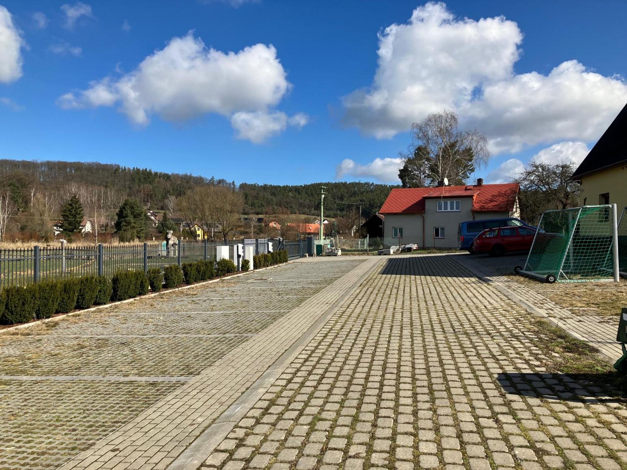 Raj Sportovni A Rekreacni Resort Branzez Kněžmost Eksteriør bilde
