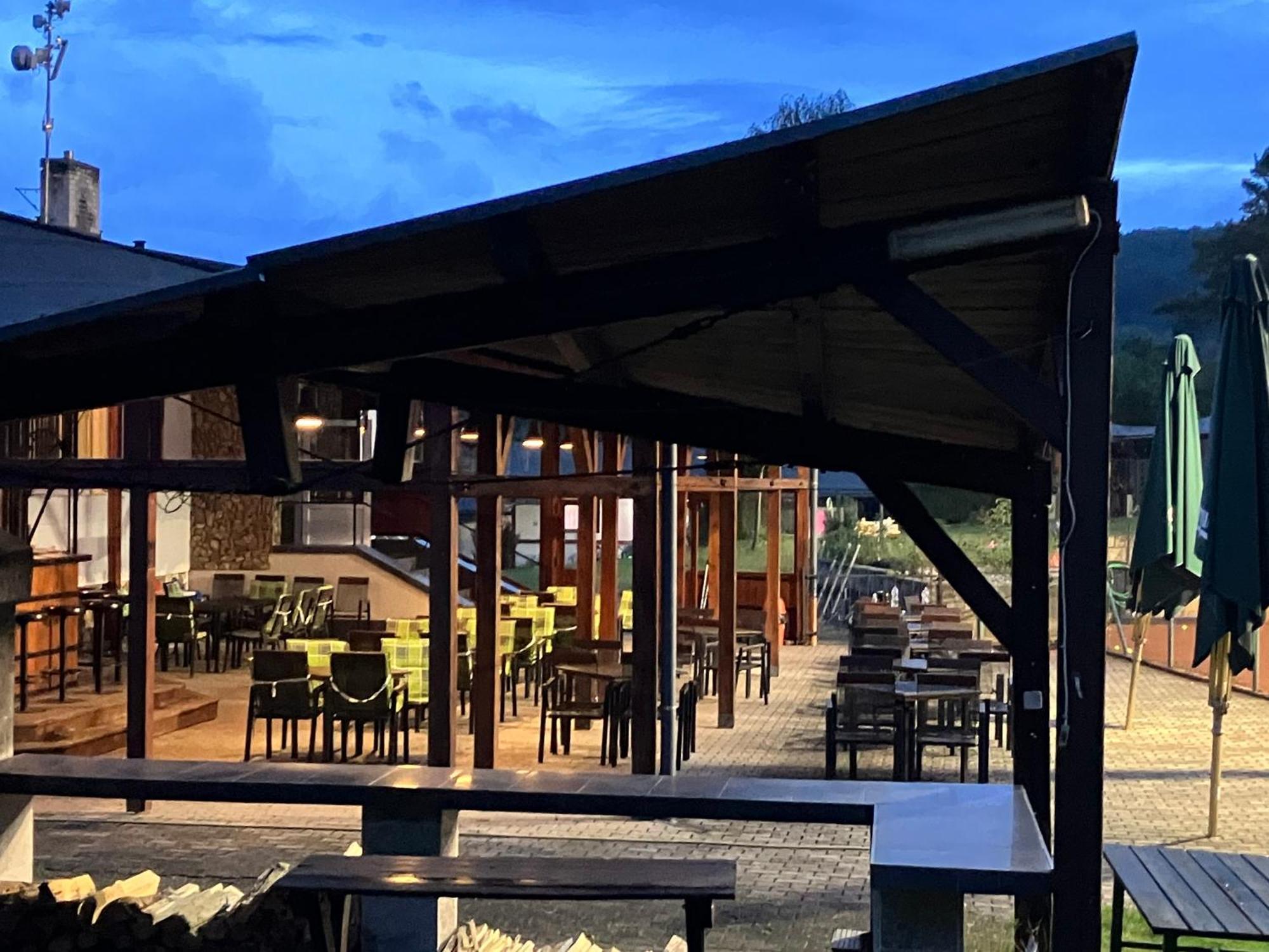 Raj Sportovni A Rekreacni Resort Branzez Kněžmost Eksteriør bilde